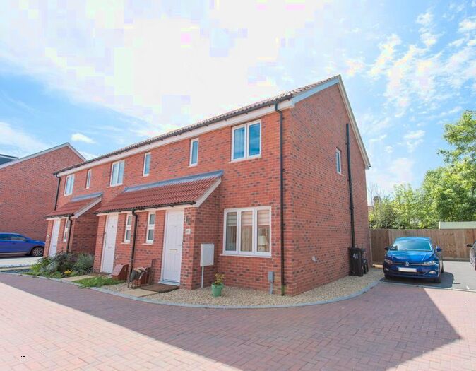 3 Bedroom End Of Terrace House For Sale In Deacon Orchard, Langport, TA10