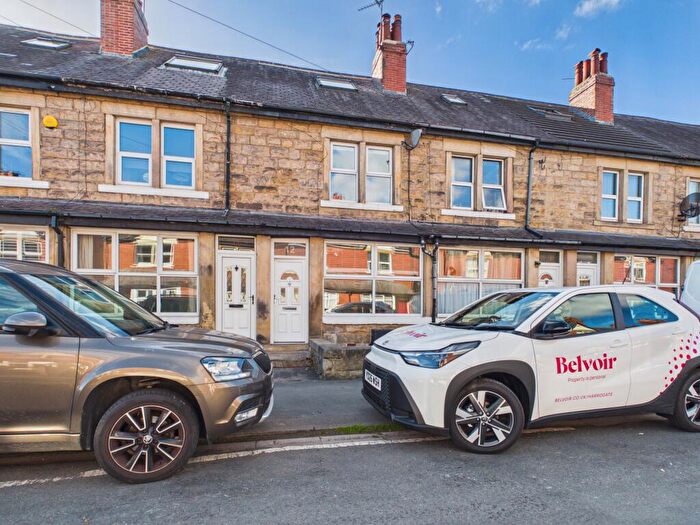 3 Bedroom Terraced House To Rent In Hookstone Avenue, Harrogate, HG2