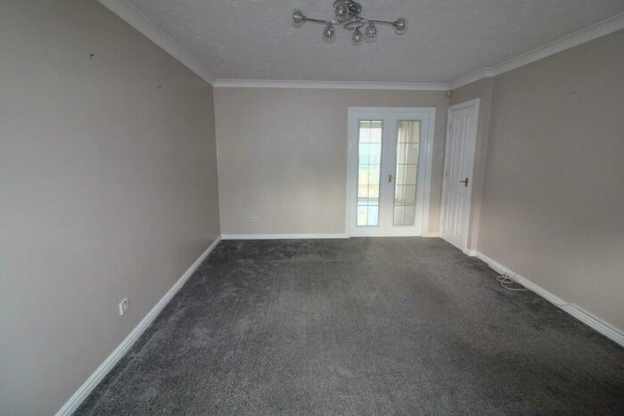 3 Bedroom House To Rent In Cornstone Fold, Leeds, LS12