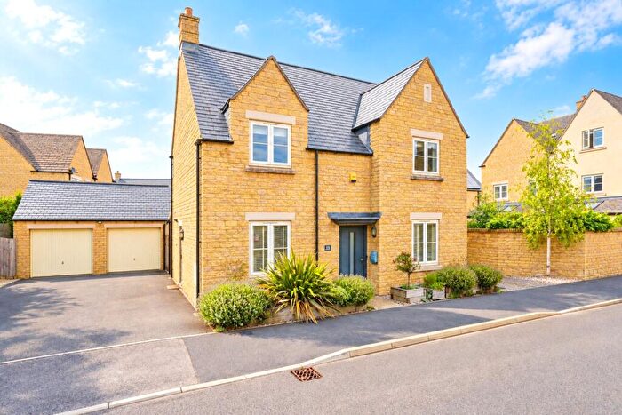 4 Bedroom Detached House For Sale In Bourton On The Water, Gloucestershire, GL54