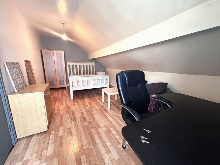 6 Bedroom End Of Terrace House To Rent In King Edward's Road, Swansea, West Glamorgan, SA1