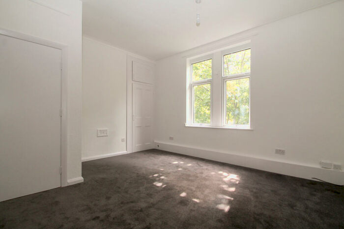 1 Bedroom Apartment To Rent In Sefton Avenue, Leeds, LS11