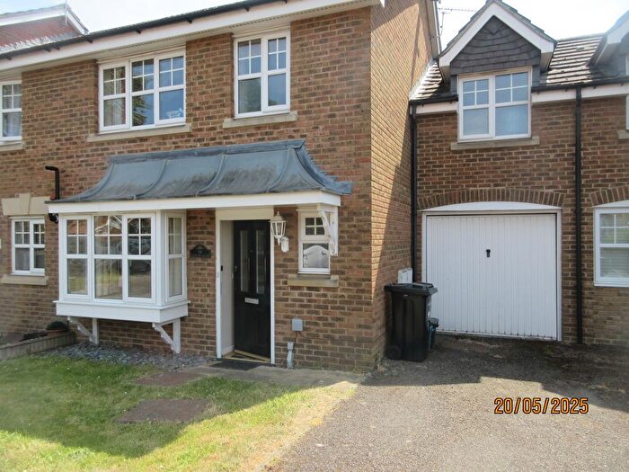 3 Bedroom Semi-Detached House To Rent In Ludham Close, Ilford, IG6