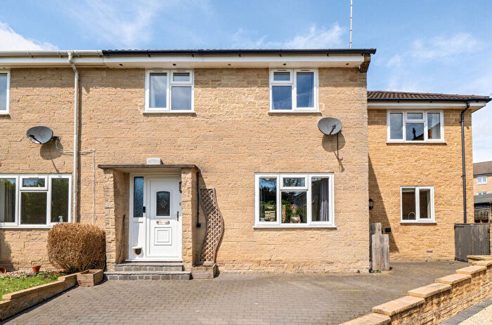 5 Bedroom End Of Terrace House For Sale In Dukes Close, Wincanton, BA9