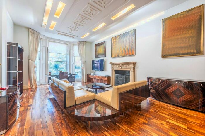 2 Bedroom Maisonette To Rent In Holland Park, Holland Park, London, W11