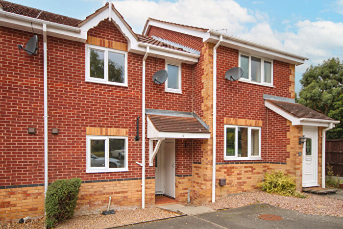 2 Bedroom Terraced House For Sale In Porthcawl Place, Oakwood, DE21