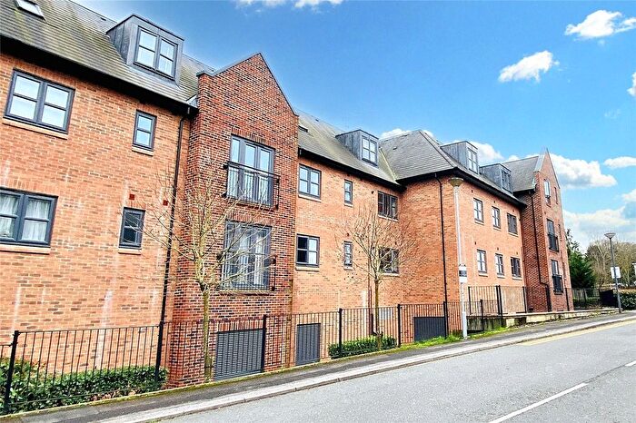 2 Bedroom Flat To Rent In Willow House, Carter Court, Hook, RG27
