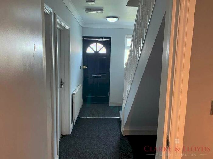 5 Bedroom Semi-Detached House To Rent In Harrow, HA3