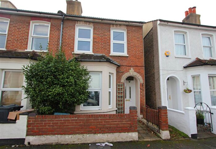 2 Bedroom Semi-Detached House To Rent In Jarvis Road, South Croydon, CR2