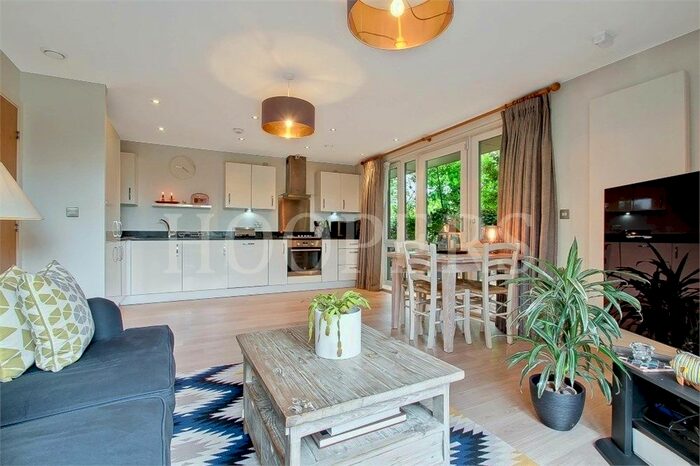 2 Bedroom Flat To Rent In Flowers Close, London, NW2