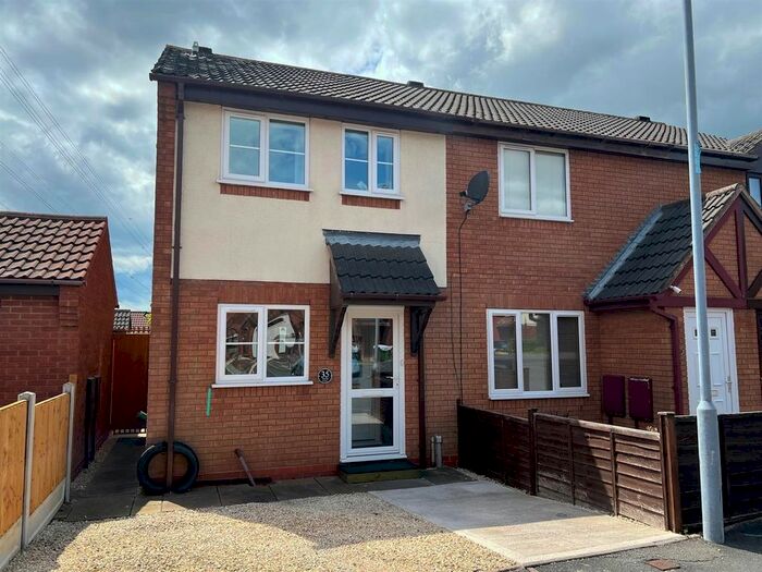 2 Bedroom End Of Terrace House To Rent In Thistle Close, Broomhall, Worcester, WR5