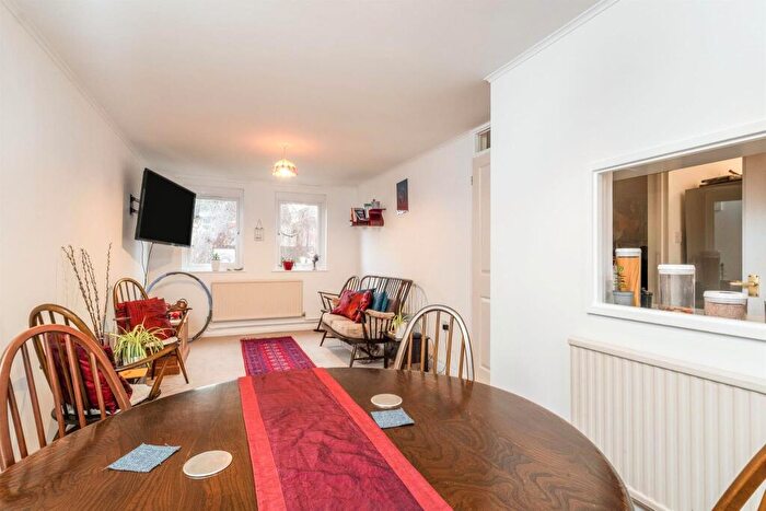 3 Bedroom House To Rent In Augustus Close, Cambridge, CB4