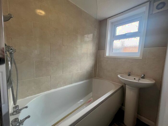 3 Bedroom Detached House To Rent In Vermont Villas, Vermont Street, Hull, HU5