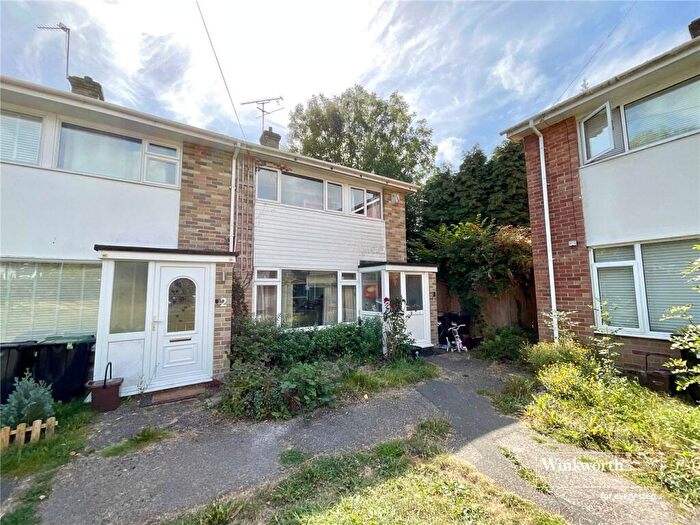 3 Bedroom End Of Terrace House For Sale In Woodvale Gardens, New Milton, Hampshire, BH25