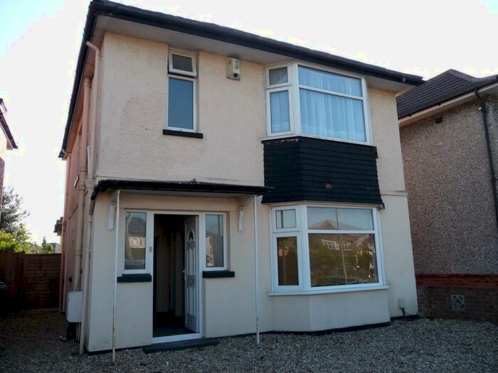 6 Bedroom Property To Rent In Bedroom Property In Winton, BH9