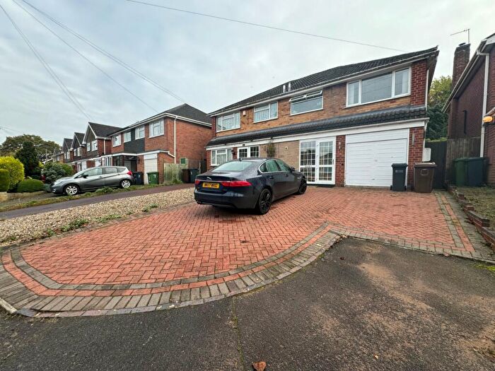 3 Bedroom Semi-Detached House To Rent In Mickleton Road, Solihull, B92