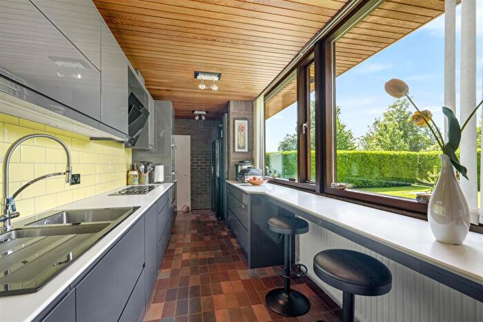 3 Bedroom Bungalow For Sale In Overton Road, Bangor-On-Dee., LL13