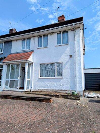 3 Bedroom Semi-Detached House To Rent In Glenavon Road, Highters Heath, B14