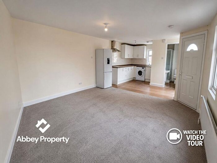 1 Bedroom Flat To Rent In Orchard Way, Luton, LU4