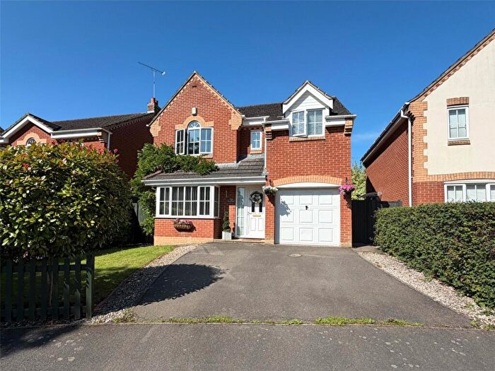 4 Bedroom Detached House For Sale In Hopton Close, Daventry, Northamptonshire, NN11