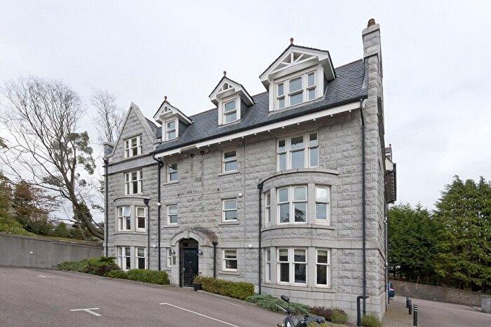 2 Bedroom Flat To Rent In Earls Court, Anderson Drive, West End, Aberdeen, AB15