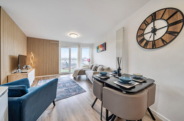 2 Bedroom Apartment For Sale In Stuart Street, Manchester, Greater Manchester, M11