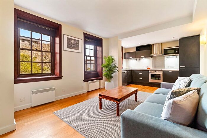 1 Bedroom Flat For Sale In Scott Avenue, London, SW15