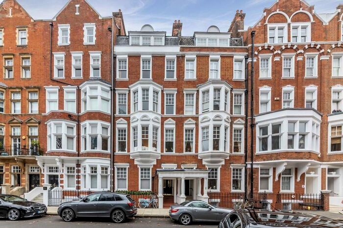Studio To Rent In Embankment Gardens, London, SW3