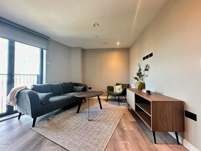 2 Bedroom Flat To Rent In Springwell Gardens, Whitehall Road, Leeds City Centre, LS12