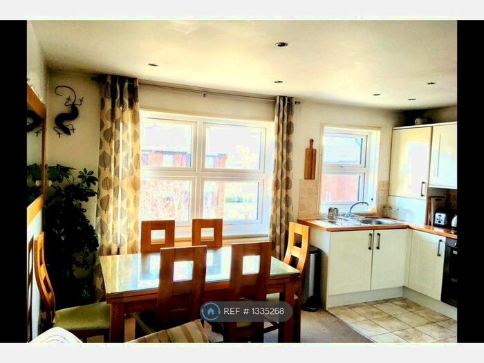 2 Bedroom Flat To Rent In Holley Road, London, W3