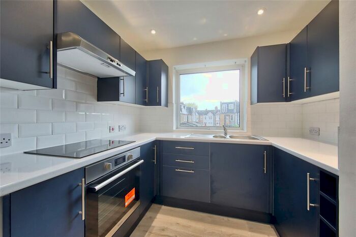 2 Bedroom Flat To Rent In Coach House Yard, Ebner Street, London, SW18