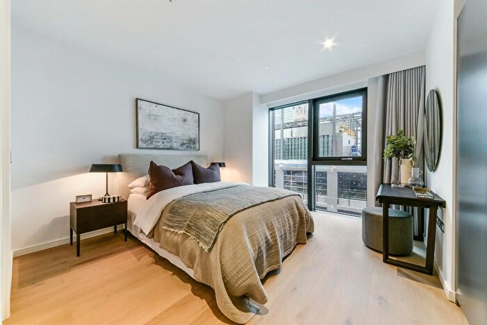 2 Bedroom Apartment To Rent In George Street, London, E14