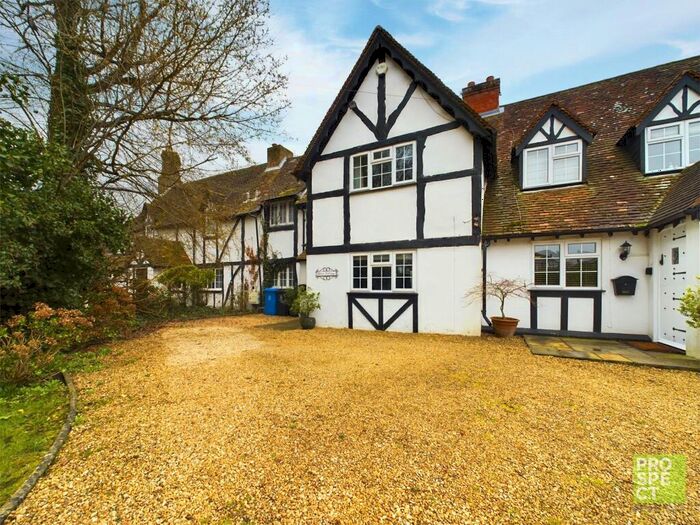 3 Bedroom End Of Terrace House To Rent In Manor Lane, Maidenhead, Berkshire, SL6