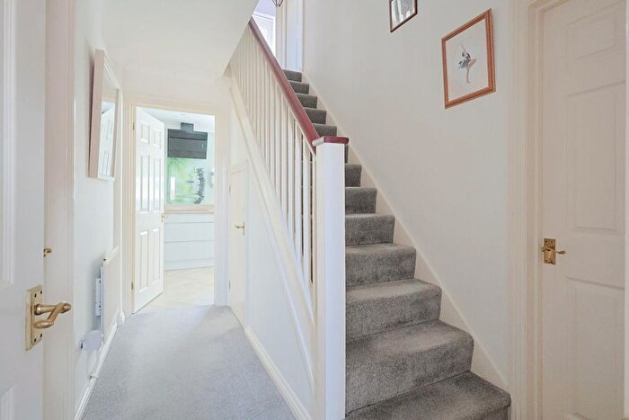 4 Bedroom Detached House For Sale In Dogwood Road, Broadstone, BH18 - Photo 3
