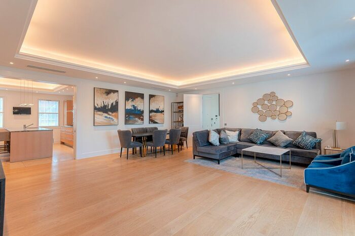 3 Bedroom Flat To Rent In Park Lane, Mayfair, W1K