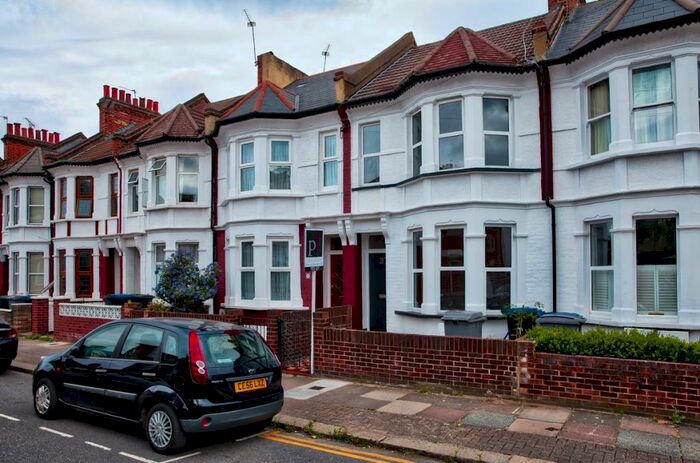 4 Bedroom Terraced House To Rent In Balmoral Road, NW2