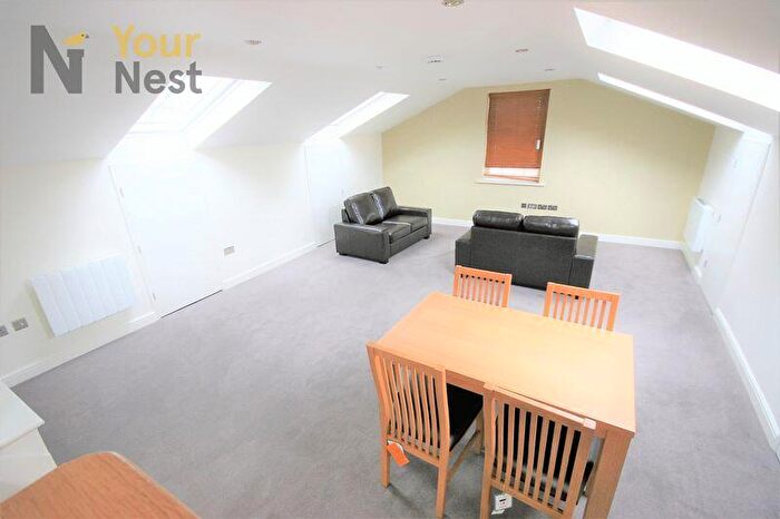 2 Bedroom Apartment To Rent In Flat, Park View, Headingley., LS6