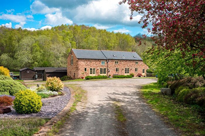 3 Bedroom Detached House For Sale In The Old Stables, Furnace Road, Cefn-Y-Bedd, Wrexham, LL12