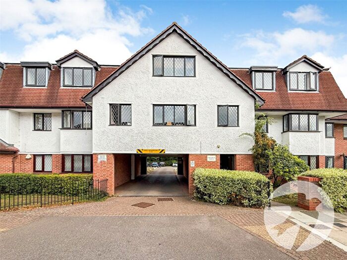 2 Bedroom Flat For Sale In Parkview Road, London, SE9