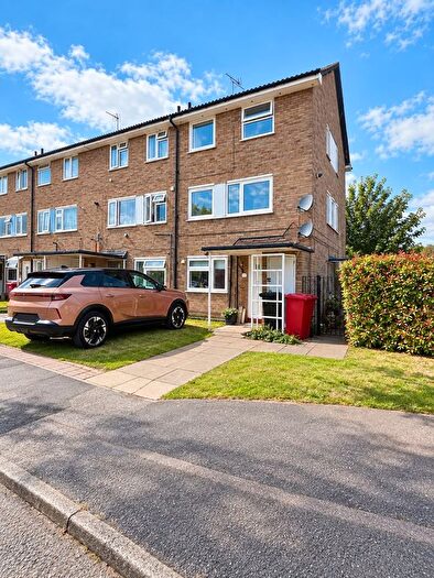 2 Bedroom Flat To Rent In Flat Conegar Court, Stoke Poges Lane, Slough, SL1