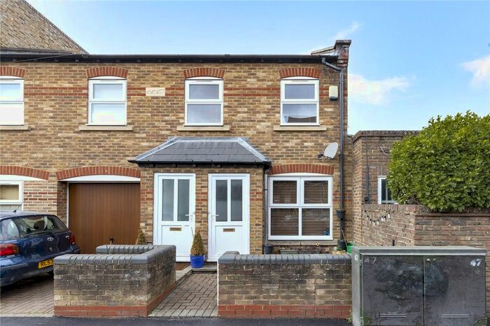 2 Bedroom Terraced House To Rent In Gladstone Road, Wimbledon, SW19