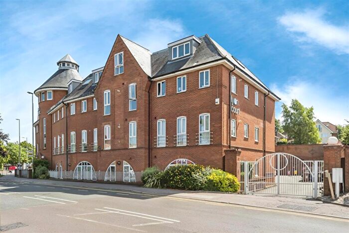 2 Bedroom Flat To Rent In Walsworth Road, Hitchin, SG4