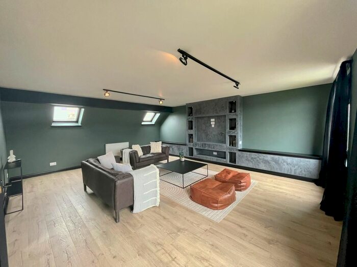 3 Bedroom Flat To Rent In Union Grove, City Centre, Aberdeen, AB10