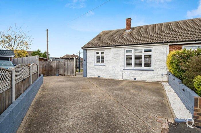 3 Bedroom Bungalow For Sale In Prentis Close, Sittingbourne, Kent, ME10