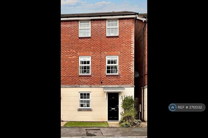 4 Bedroom Semi Detached House To Rent In Trent Bridge Close, Stoke-On-Trent, ST4