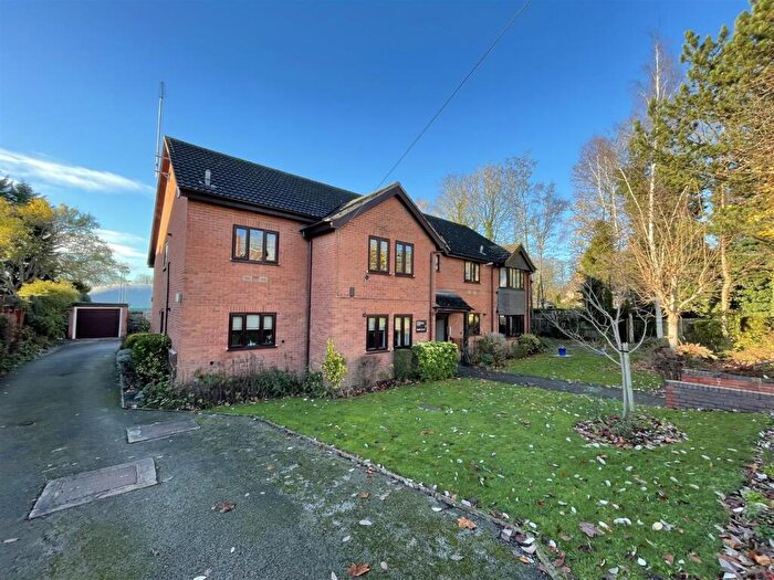 2 Bedroom Flat For Sale In Carisbrooke Court, Stoneygate, LE2