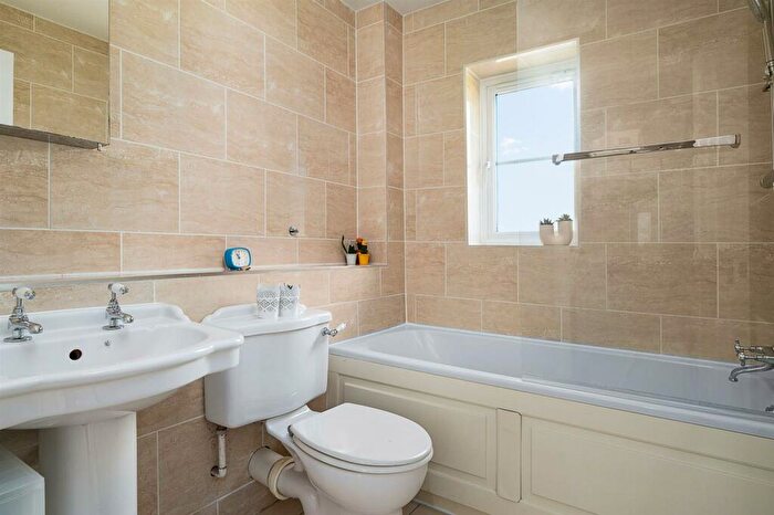 3 Bedroom End Of Terrace House For Sale In Farmers End, Charvil, Reading, RG10