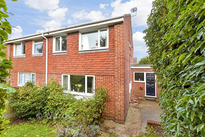 3 Bedroom Semi-Detached House For Sale In St. Francis Close, Deal, Kent, CT14