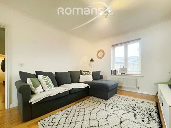 2 Bedroom Flat To Rent In Concorde Court, Windsor, SL4