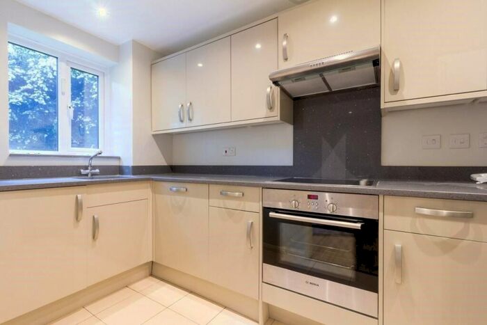 1 Bedroom Flat To Rent In John Maurice Close, London, SE17